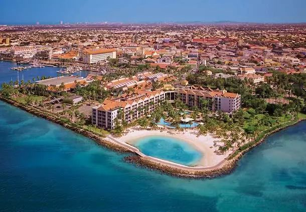 Aruba,The Ultimate Guide to the Flamingo Island (Plus Beaches, Shipwrecks & More!)