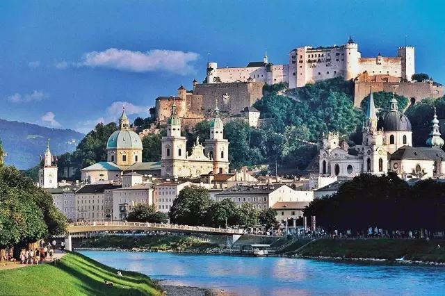 10 Movies, 10 Landscapes: Travel to Iconic Film Locations