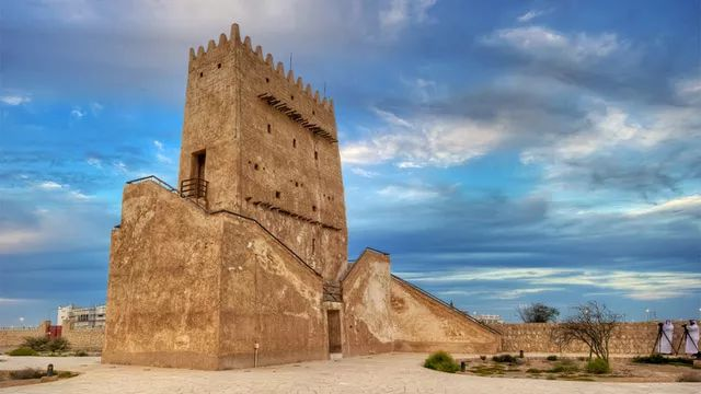 Qatar: Where Desert Meets the Sea - A Guide to the Richest Country in the World