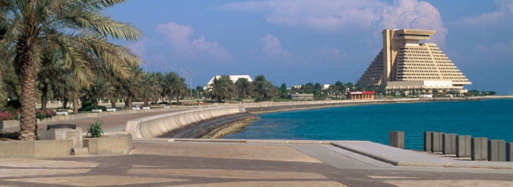 Qatar: Where Desert Meets the Sea - A Guide to the Richest Country in the World