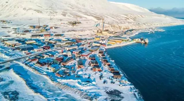 Svalbard: Where Life and Death Are Outlawed - A Journey to the Edge of the World