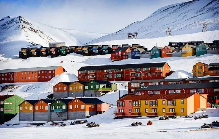 Svalbard: Where Life and Death Are Outlawed - A Journey to the Edge of the World