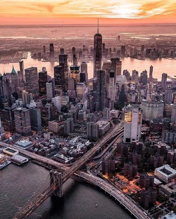 New York City: 8 Must-Visit Landmarks and 5 Essential Museums