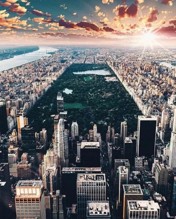 New York City: 8 Must-Visit Landmarks and 5 Essential Museums