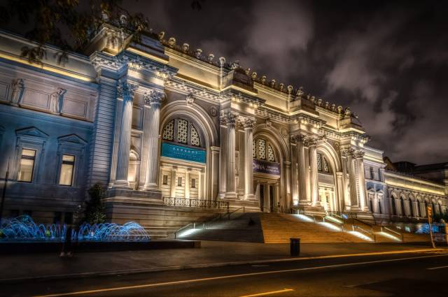 New York City: 8 Must-Visit Landmarks and 5 Essential Museums